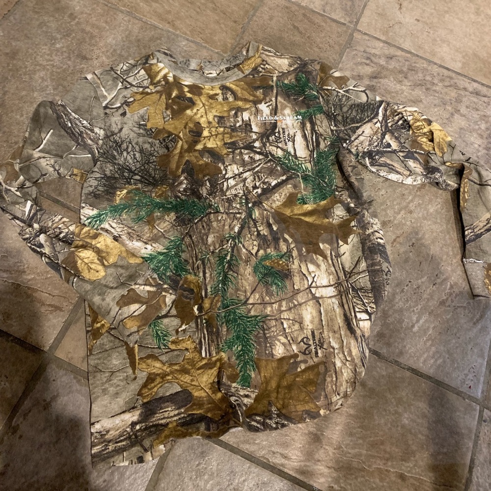 Long sleeve camo